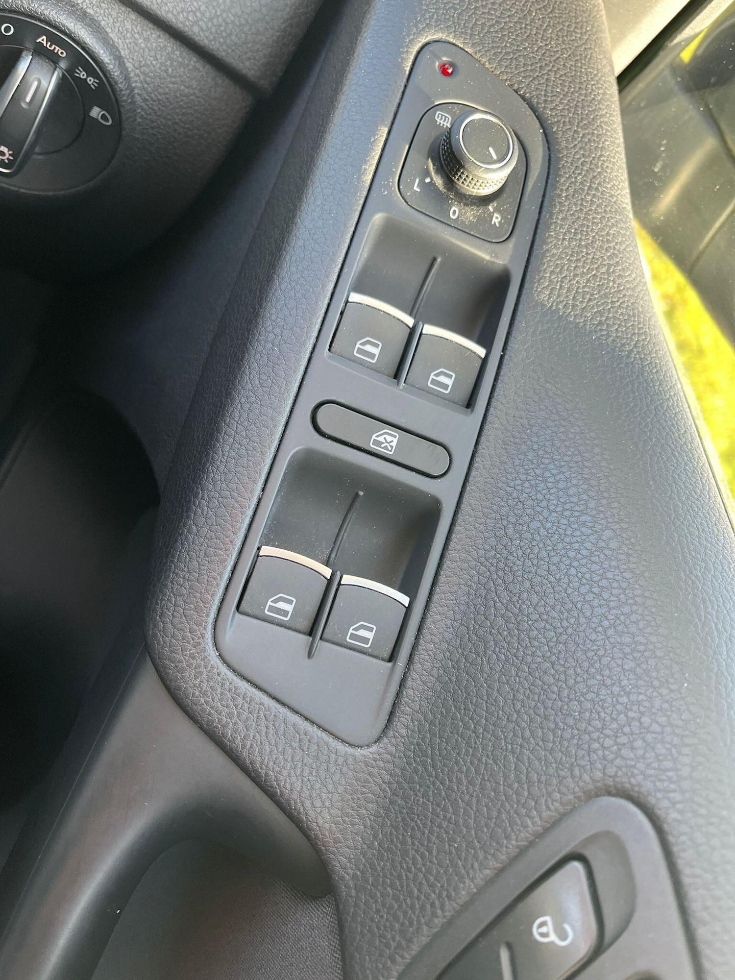 Used Volkswagen Tiguan 2015 for sale - 77794125: Photo 23