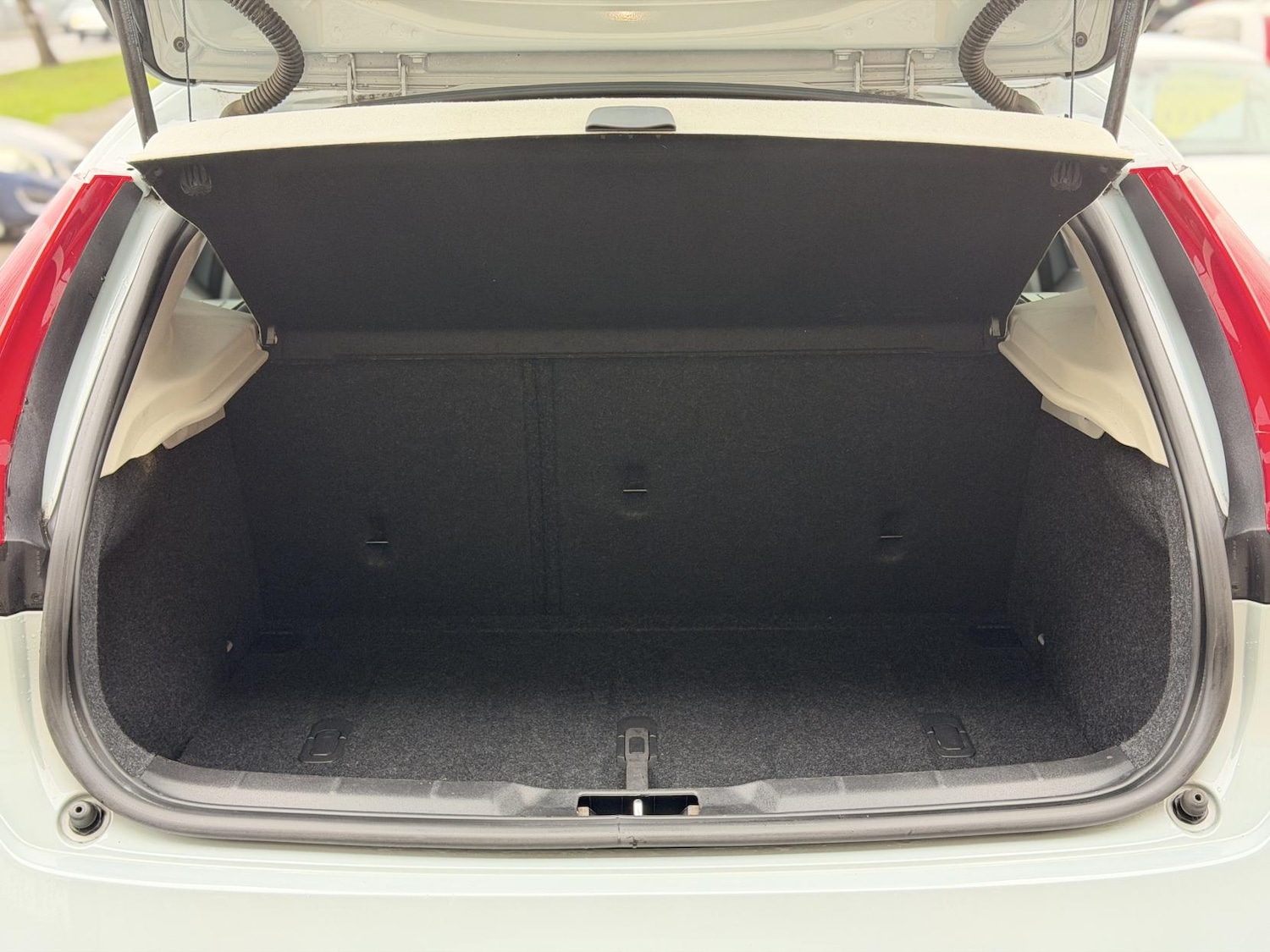 Used Volvo V40 2015 for sale - 77548658: Photo 12