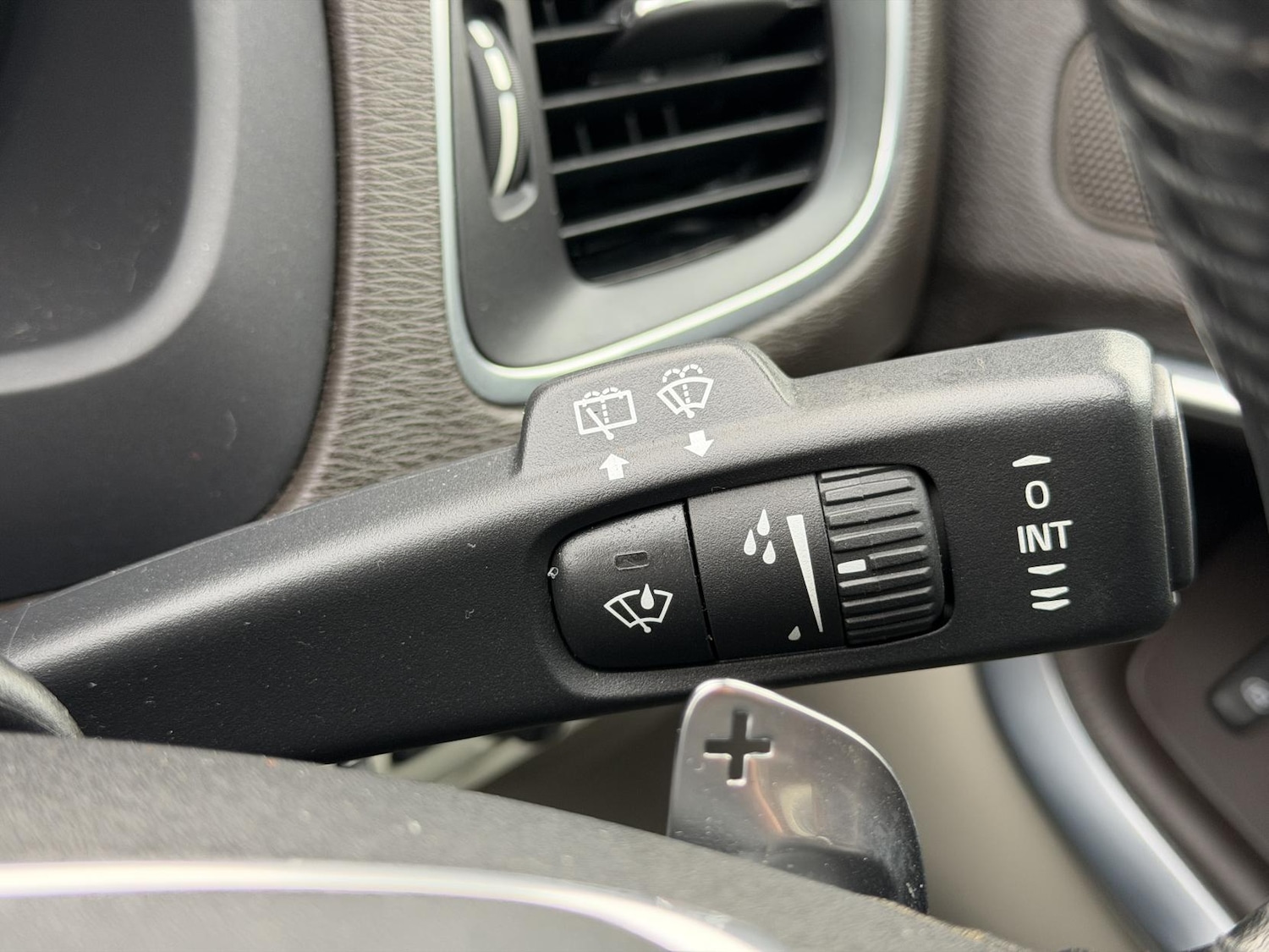 Used Volvo V40 2015 for sale - 77548658: Photo 22