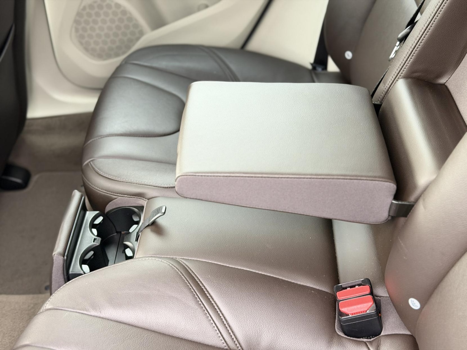 Used Volvo V40 2015 for sale - 77548658: Photo 38