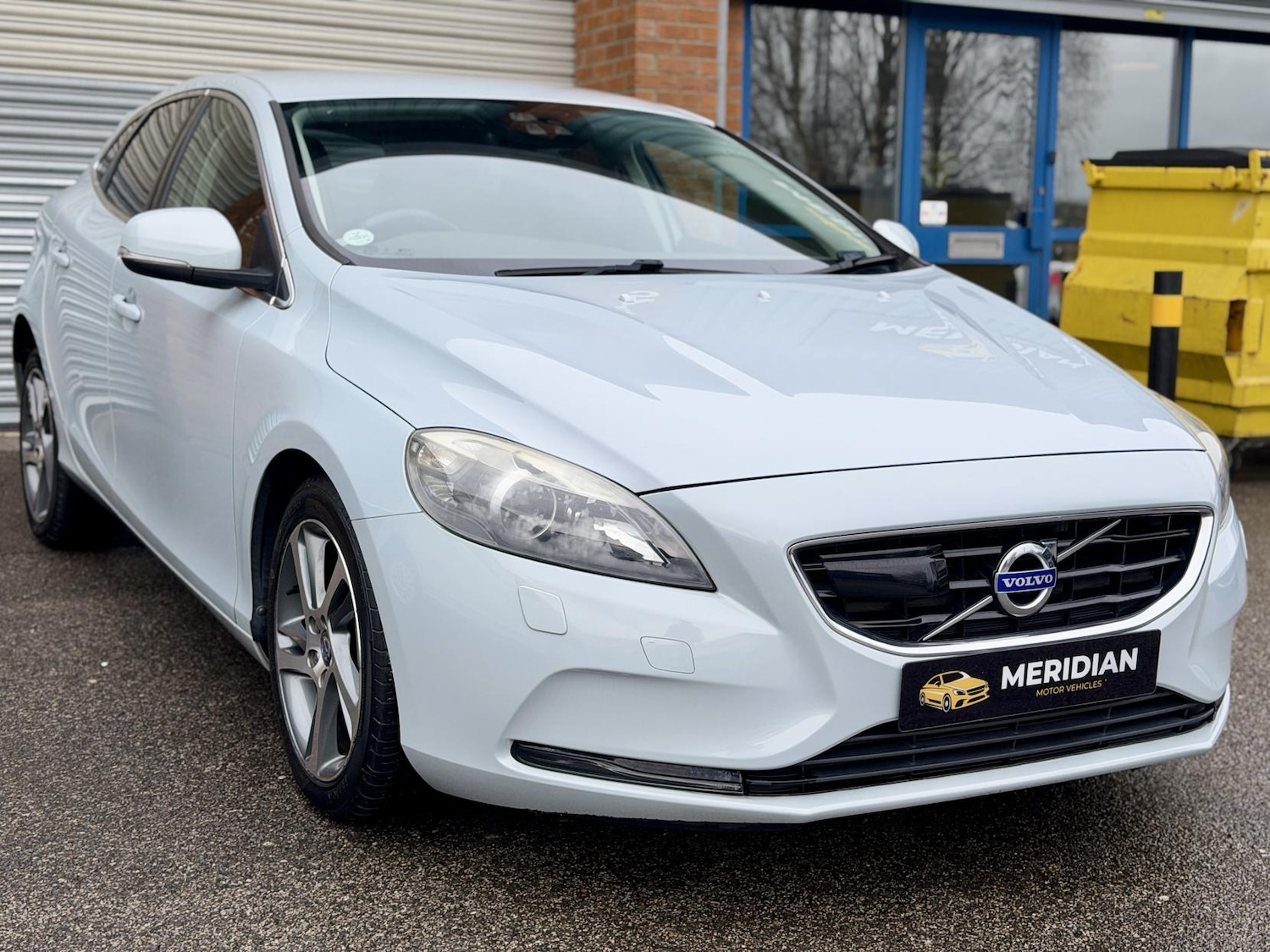 Used Volvo V40 2015 for sale - 77548658: Photo 4