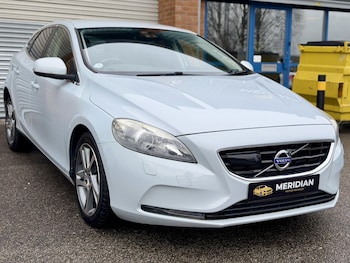 Used Volvo V40 2015 for sale - 77548658: Photo