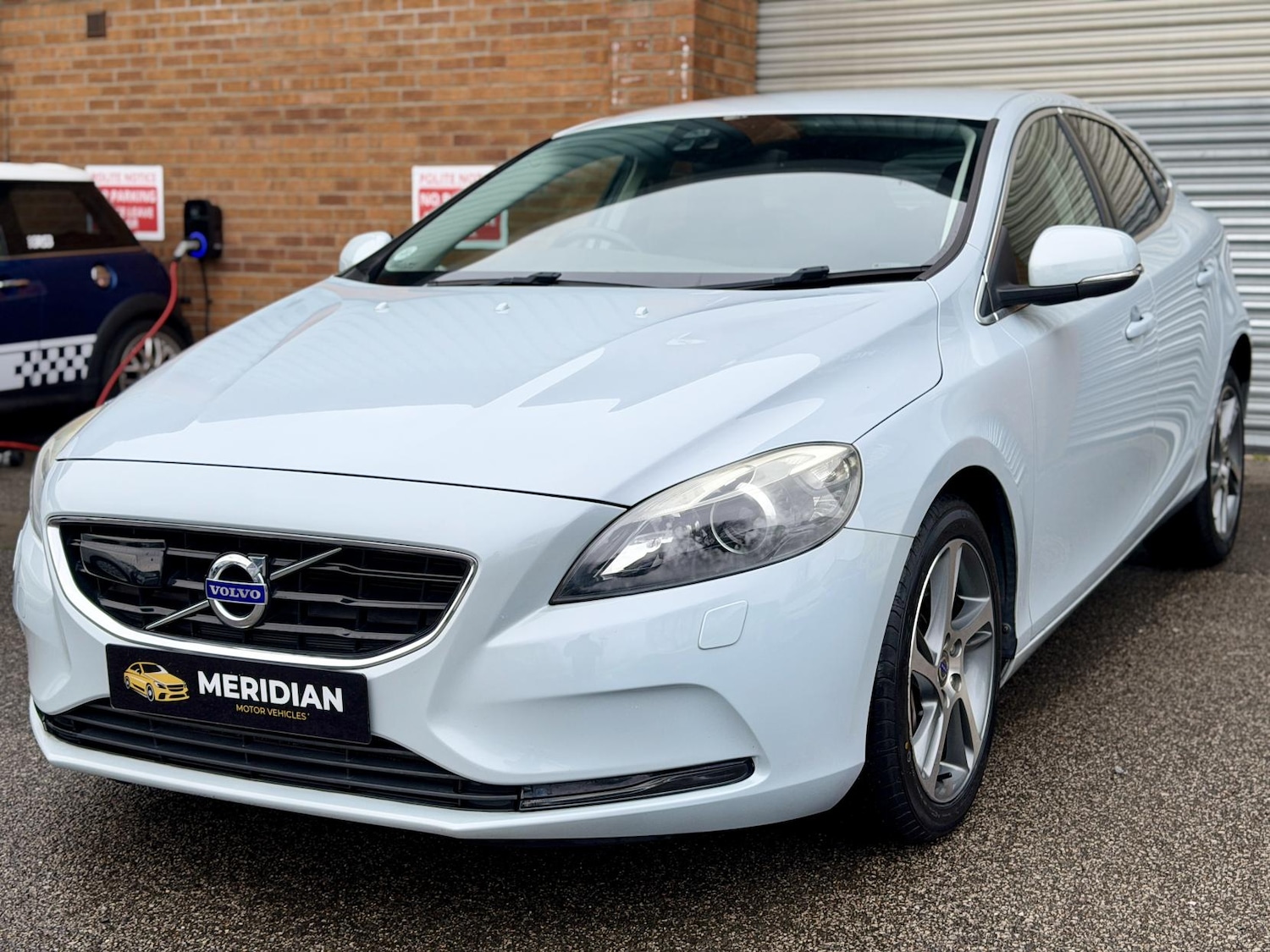 Used Volvo V40 2015 for sale - 77548658: Photo 5
