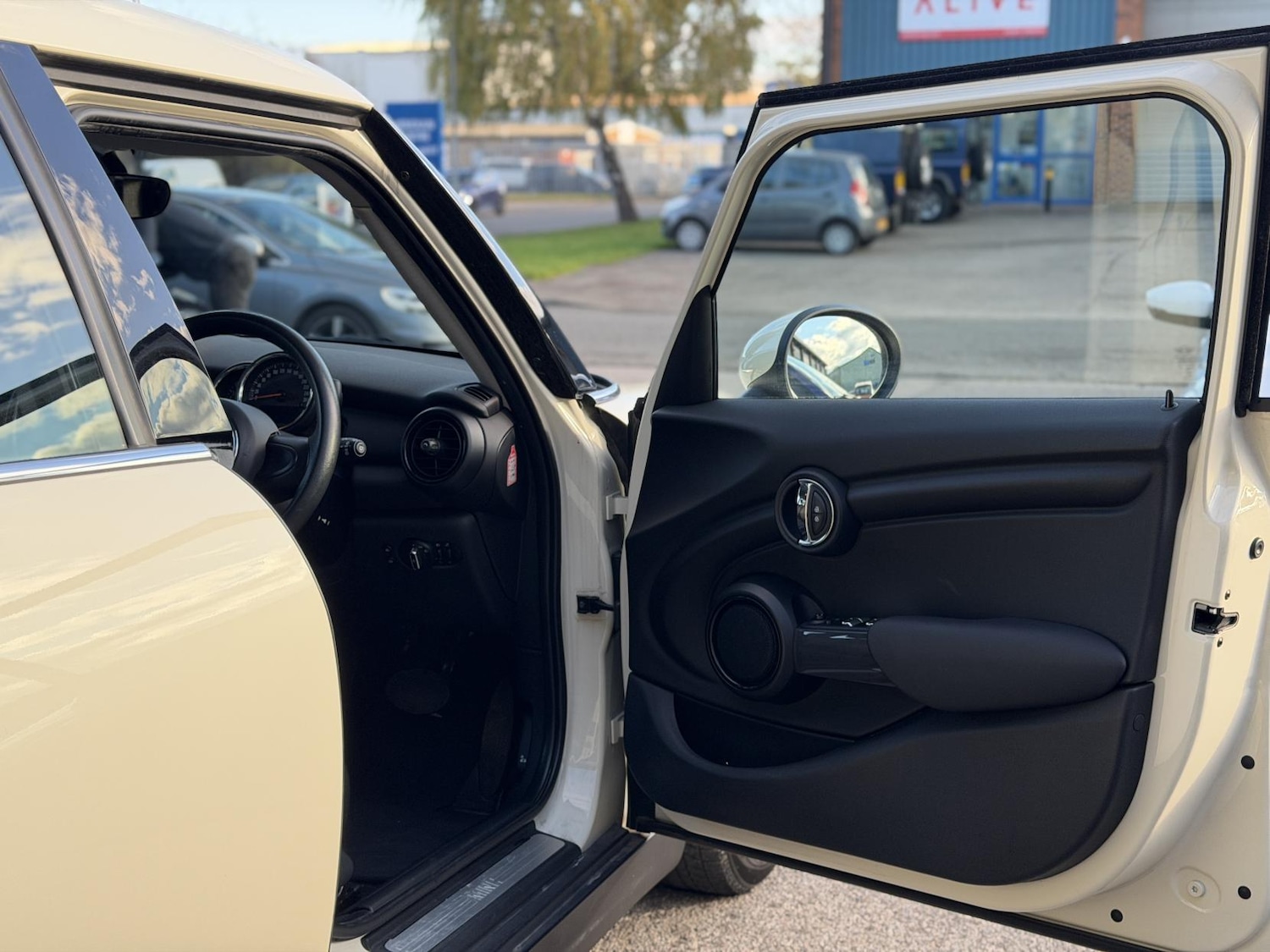 Used MINI Hatch 2015 for sale - 76387565: Photo 15