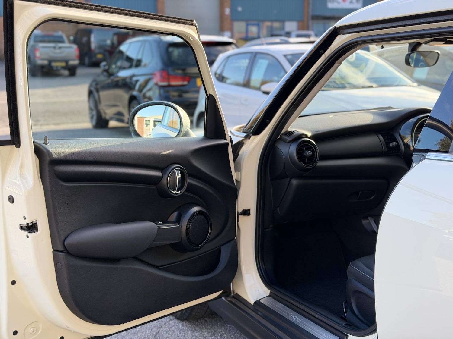 Used MINI Hatch 2015 for sale - 76387565: Photo 28