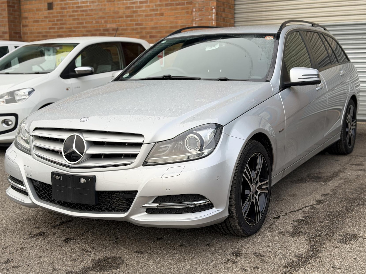 Used Mercedes-Benz C Class 2014 for sale - 77519422: Photo 2