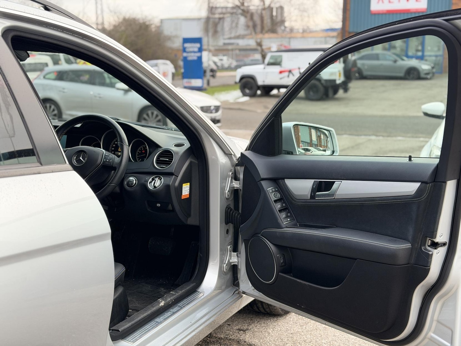 Used Mercedes-Benz C Class 2014 for sale - 77519422: Photo 5