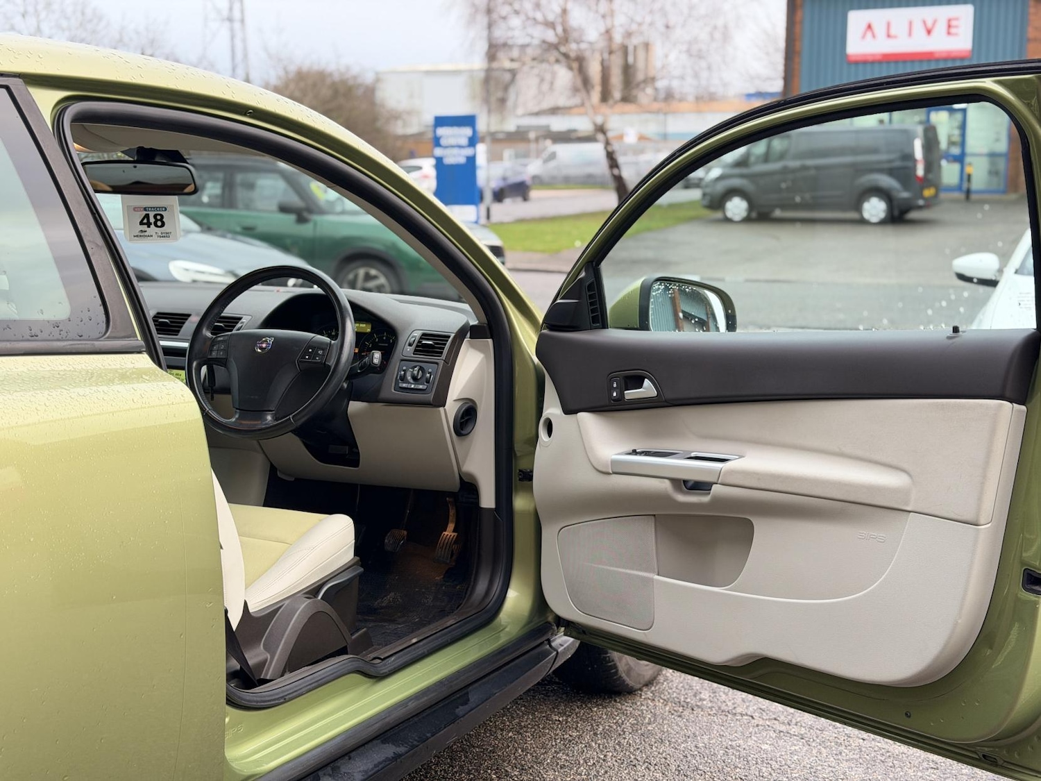 Used Volvo C30 2010 for sale - 76960686: Photo 6