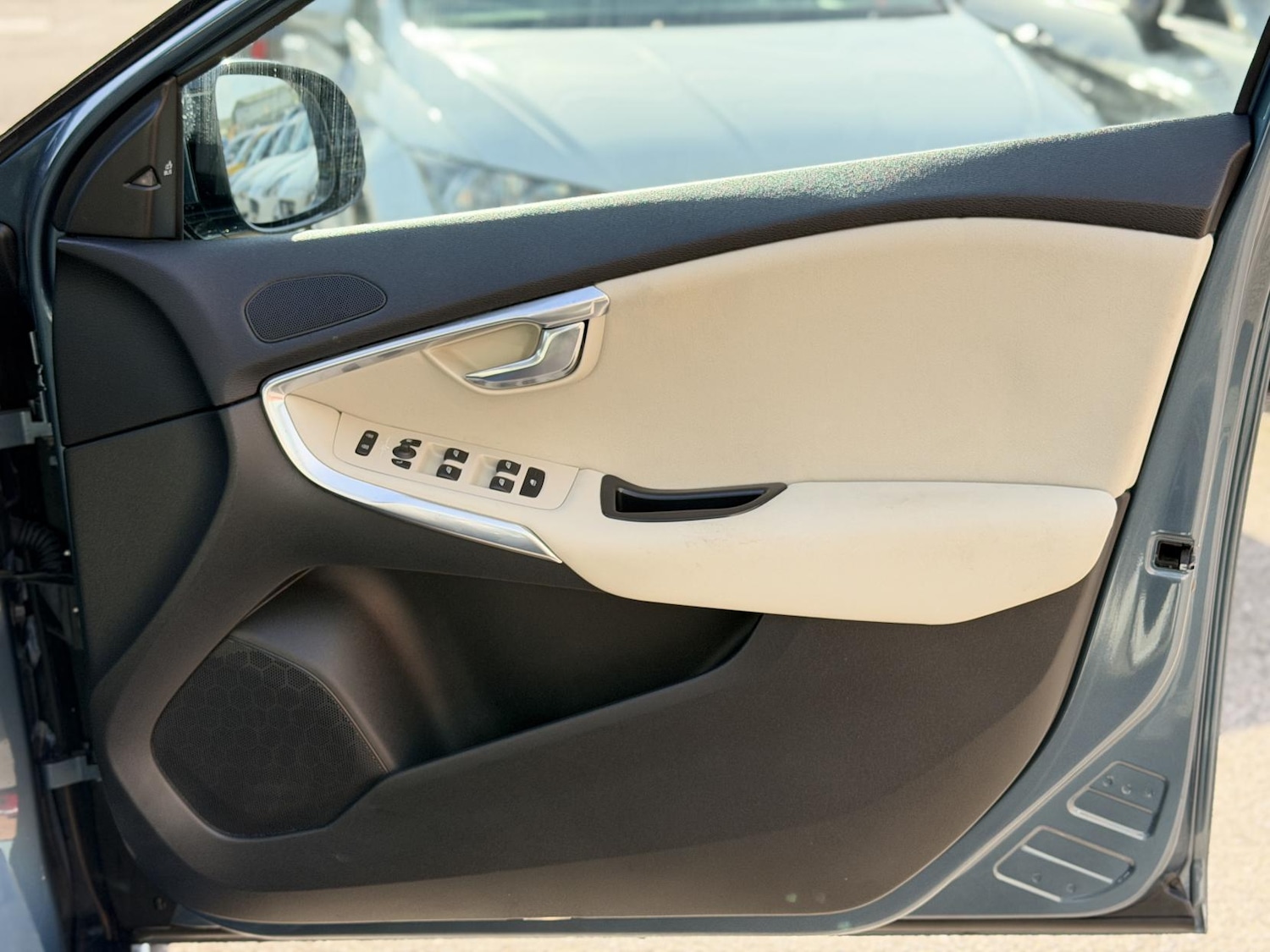 Used Volvo V40 2013 for sale - 77763000: Photo 16