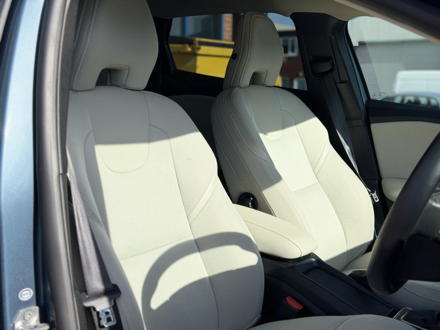 Used Volvo V40 2013 for sale - 77763000: Photo 17