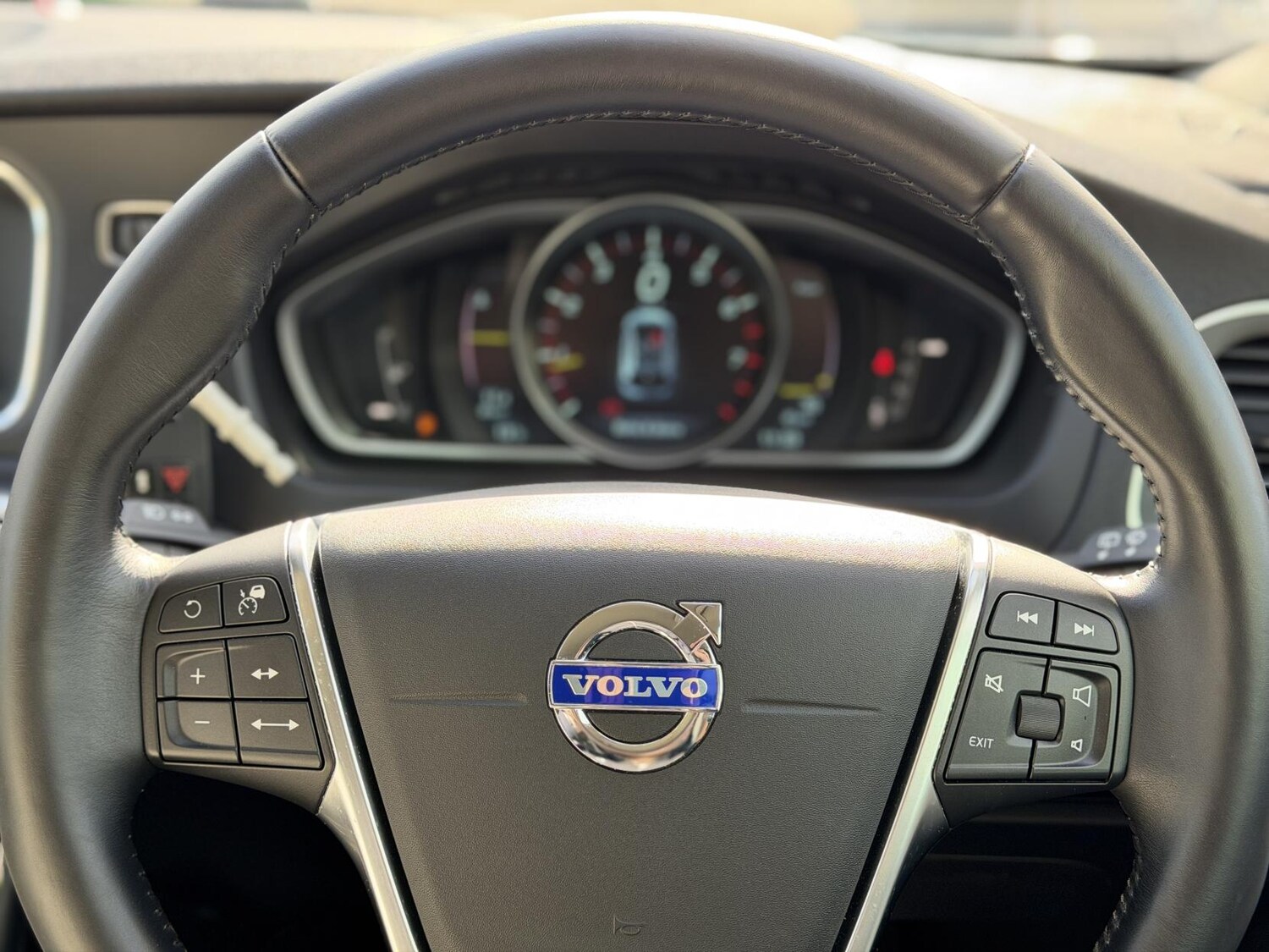 Used Volvo V40 2013 for sale - 77763000: Photo 19