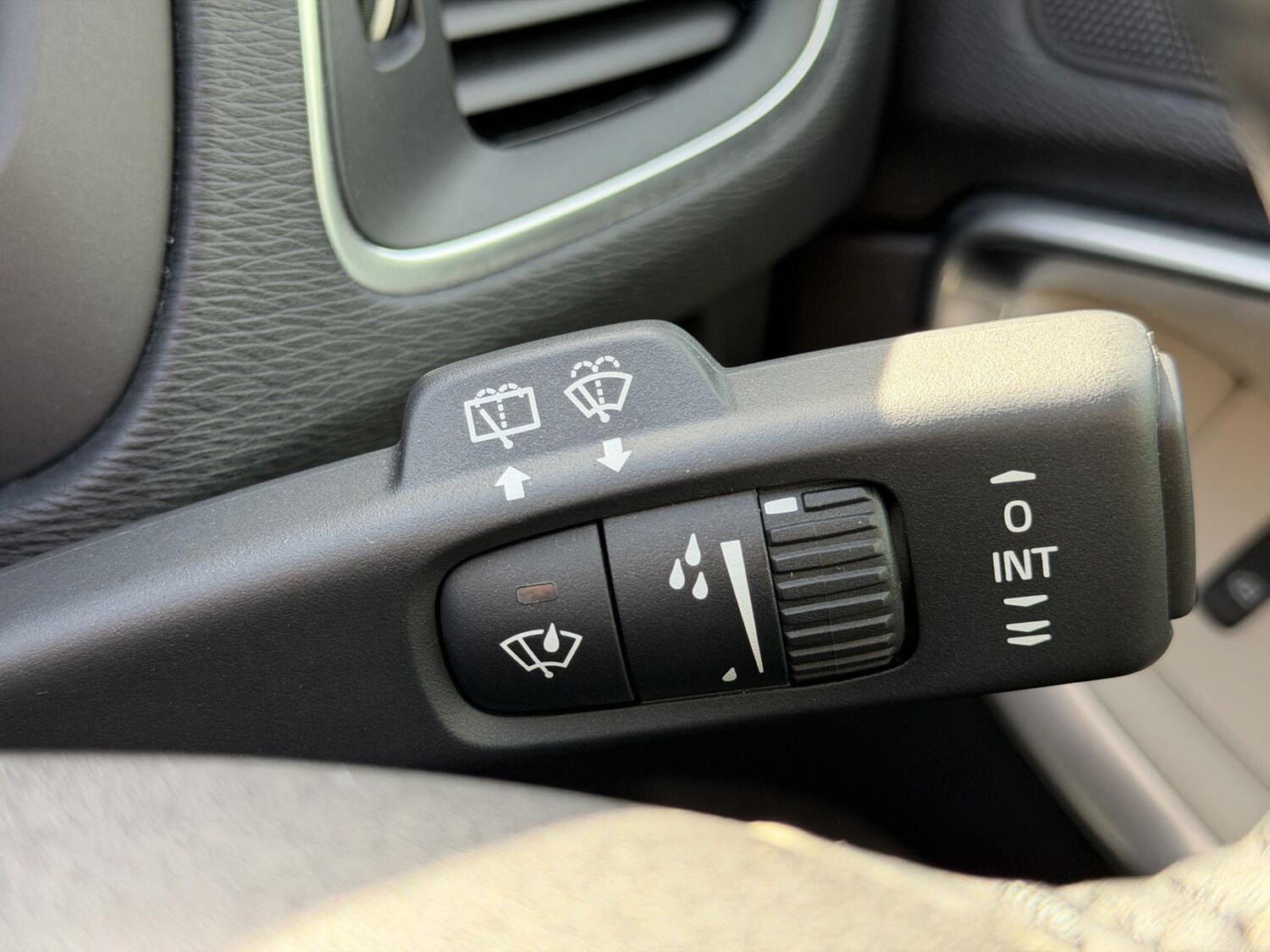 Used Volvo V40 2013 for sale - 77763000: Photo 22