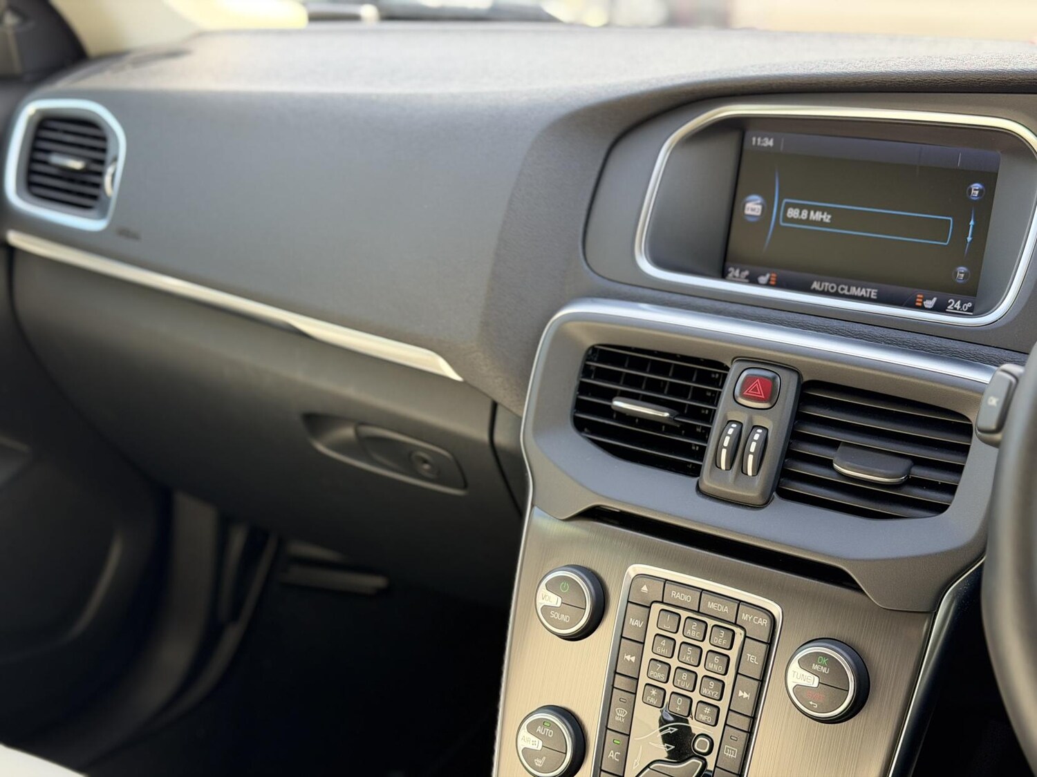 Used Volvo V40 2013 for sale - 77763000: Photo 24