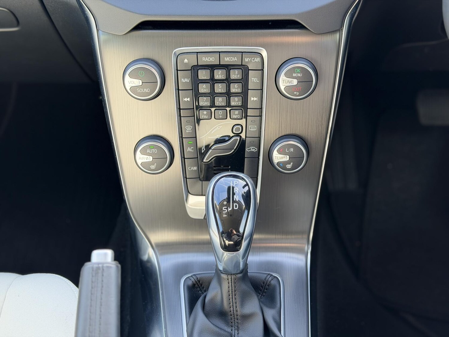 Used Volvo V40 2013 for sale - 77763000: Photo 27