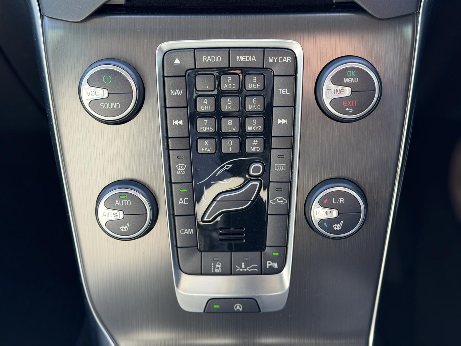 Used Volvo V40 2013 for sale - 77763000: Photo 28