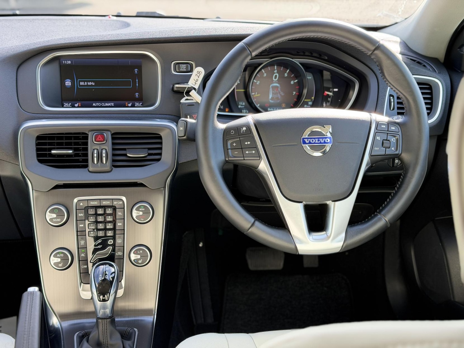 Used Volvo V40 2013 for sale - 77763000: Photo 3