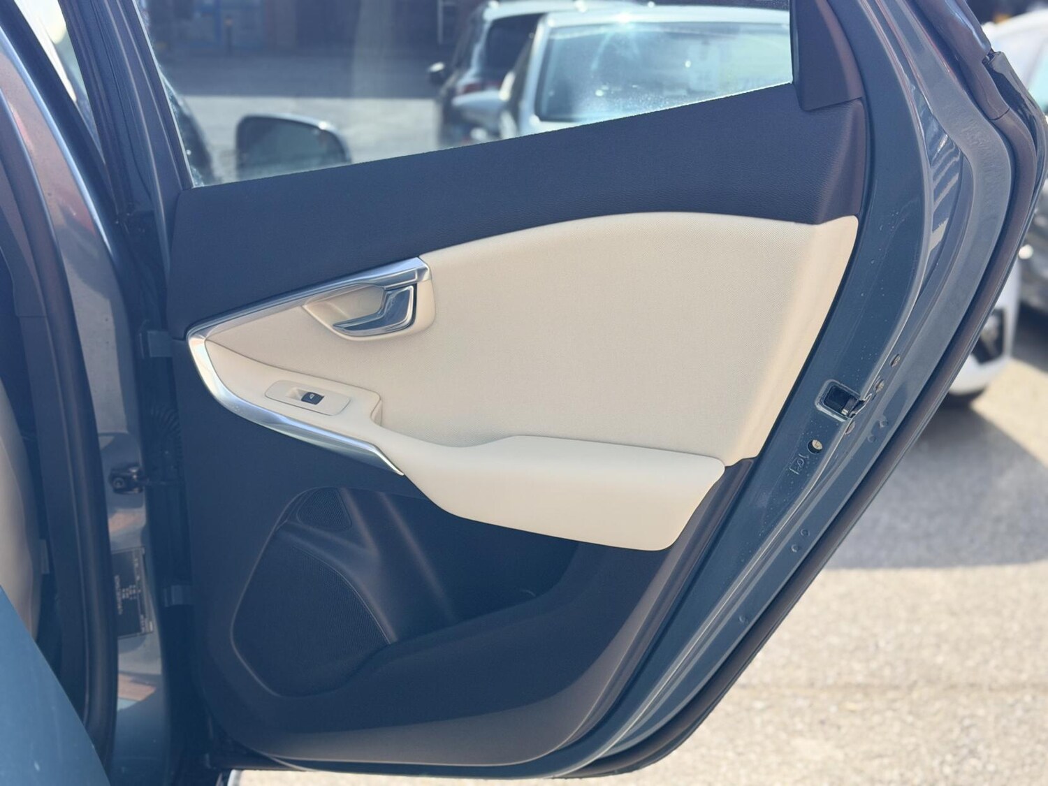 Used Volvo V40 2013 for sale - 77763000: Photo 36