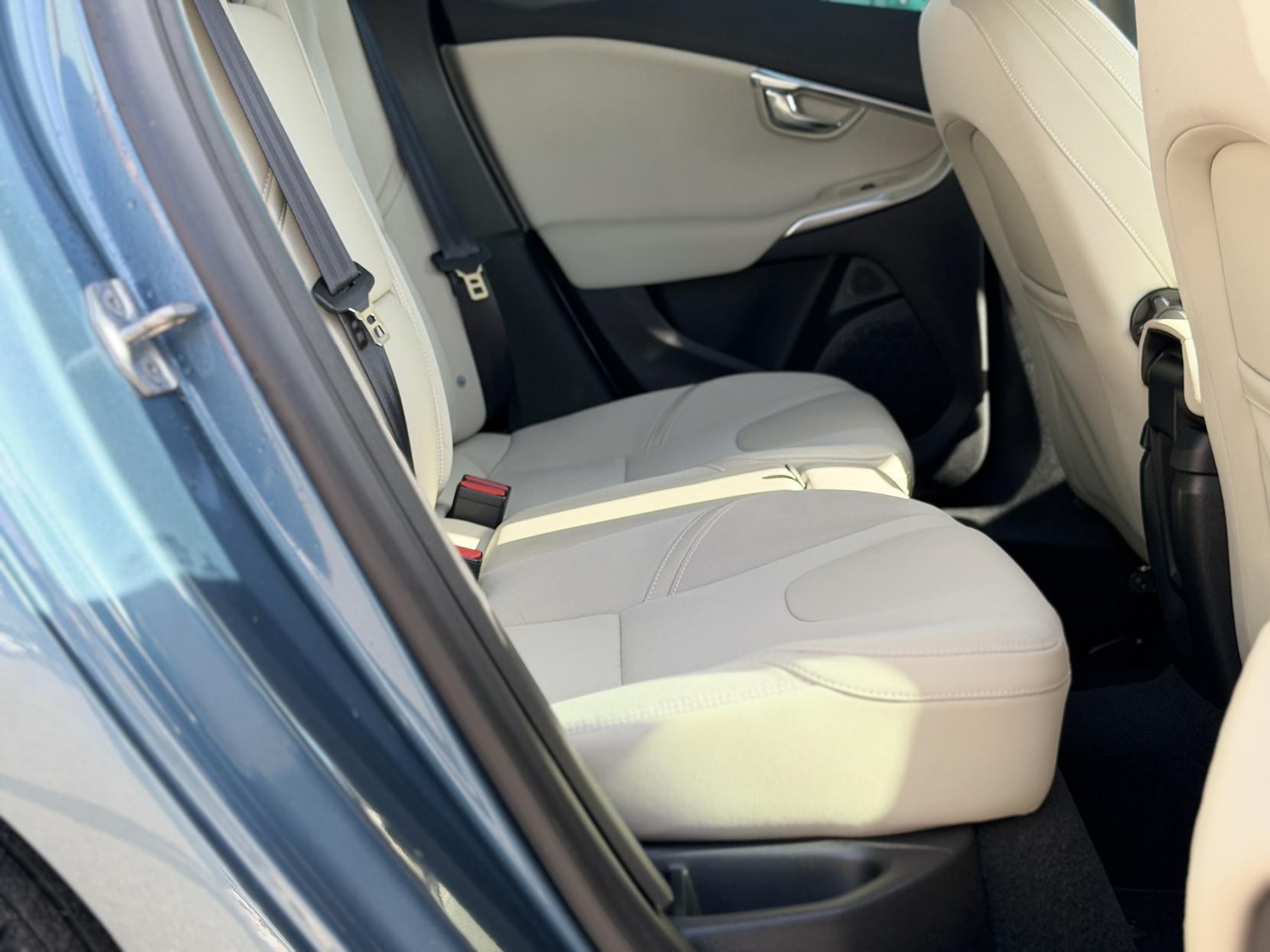 Used Volvo V40 2013 for sale - 77763000: Photo 38