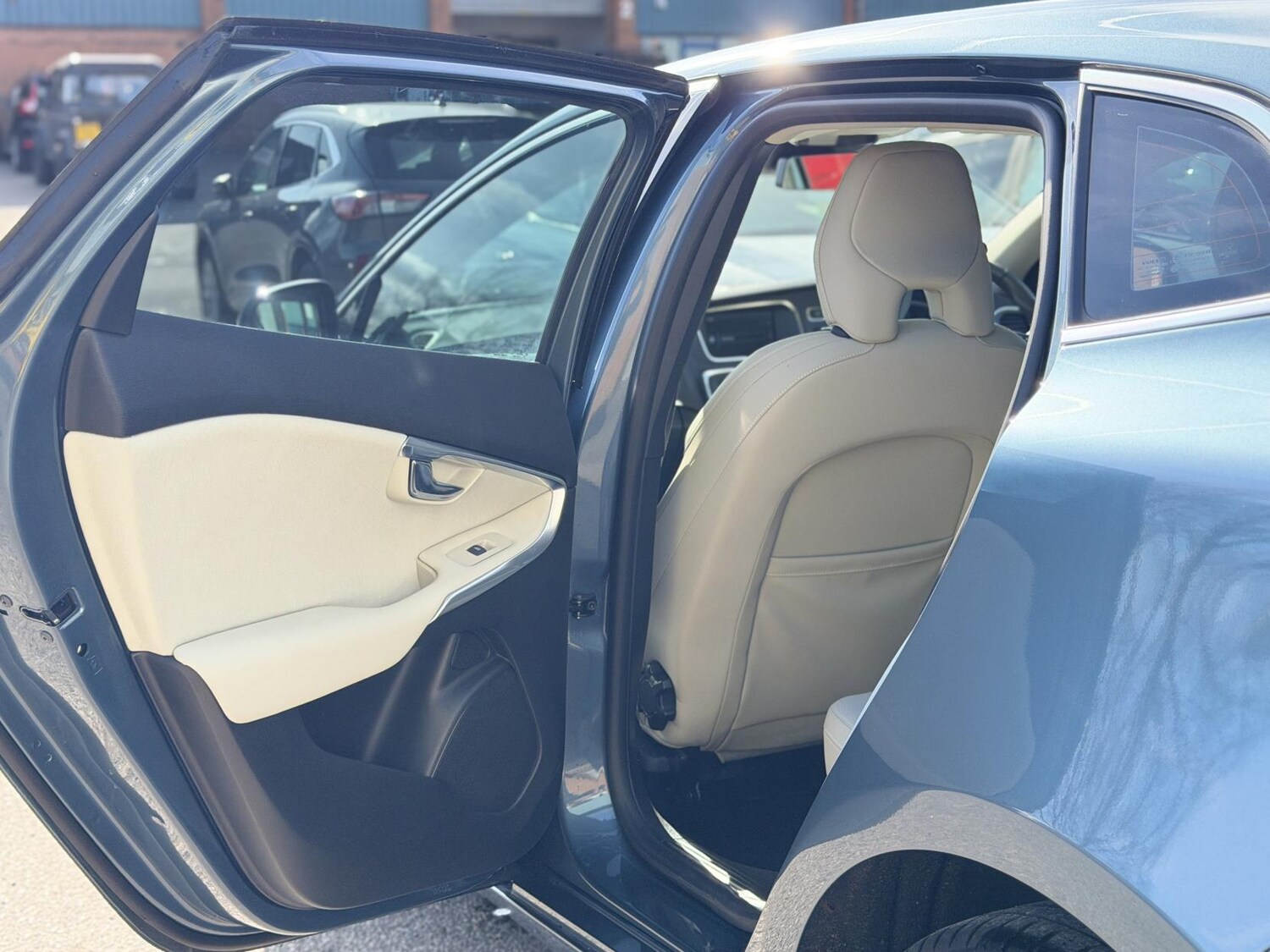 Used Volvo V40 2013 for sale - 77763000: Photo 39