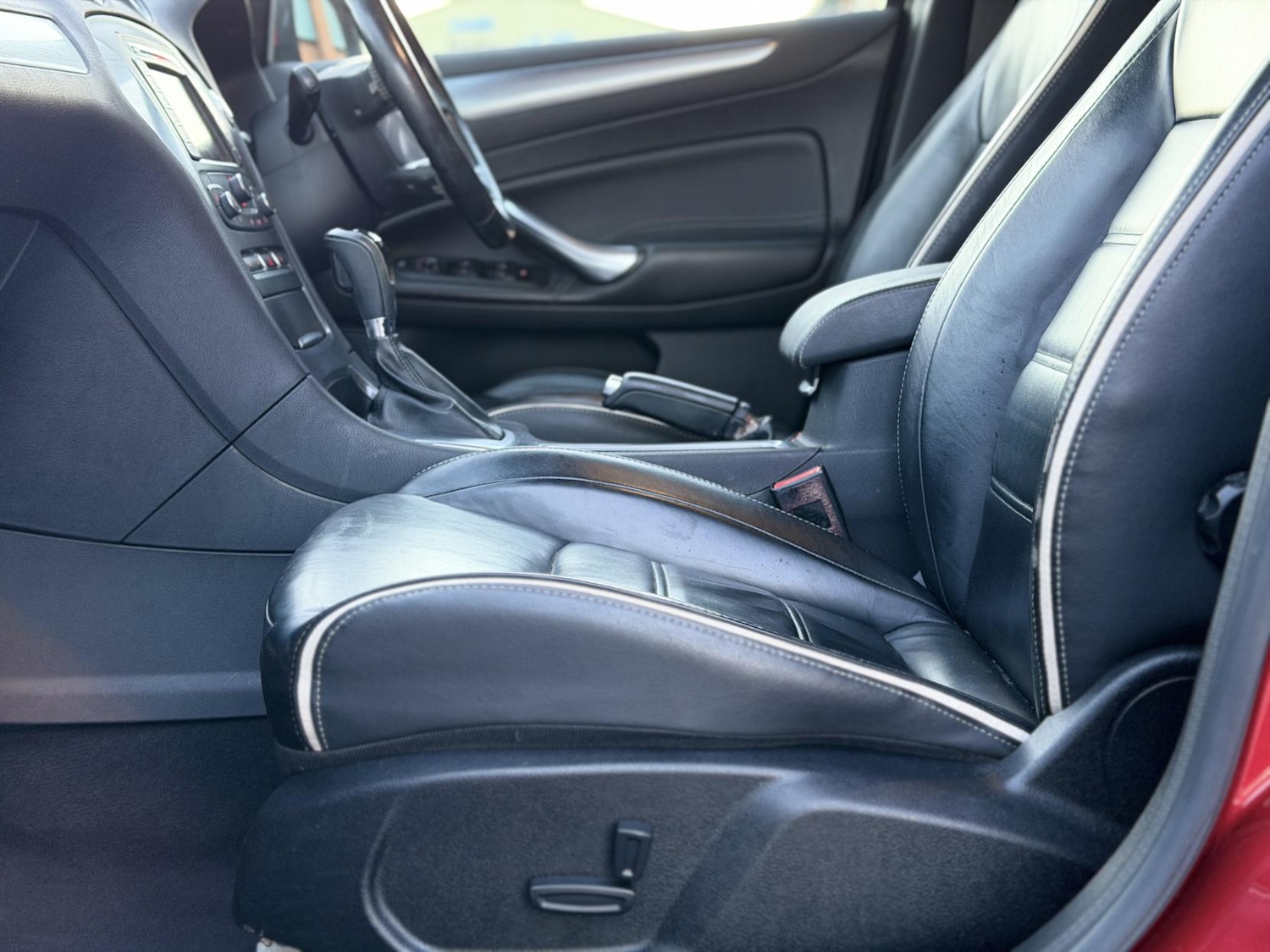 Used Ford Mondeo 2014 for sale - 76782119: Photo 32