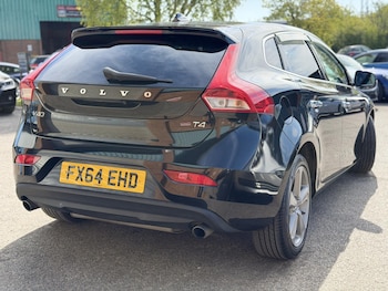 Used Volvo V40 2026 for sale - 78412532: Photo