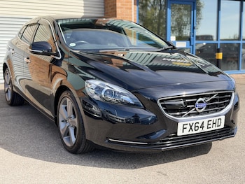 Used Volvo V40 2026 for sale - 78412532: Photo