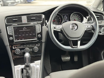 Used Volkswagen Golf 2014 for sale - 75733136: Photo