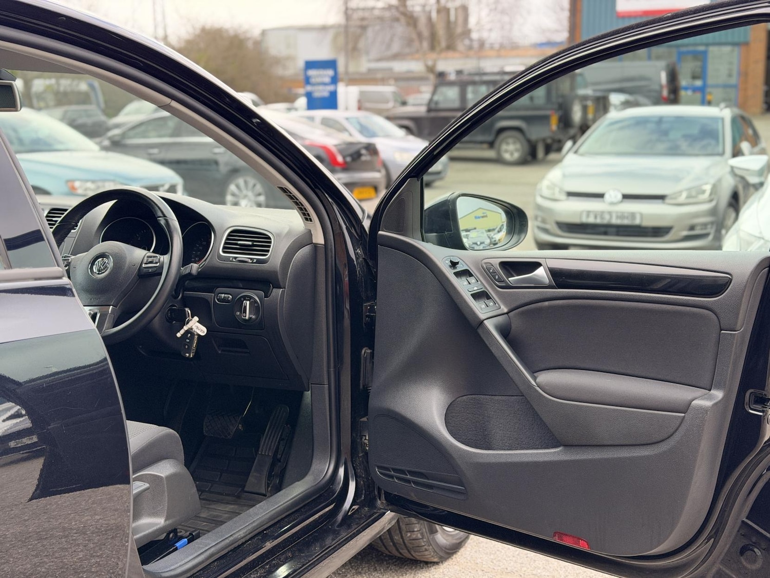 Used Volkswagen Golf 2011 for sale - 77644135: Photo 15