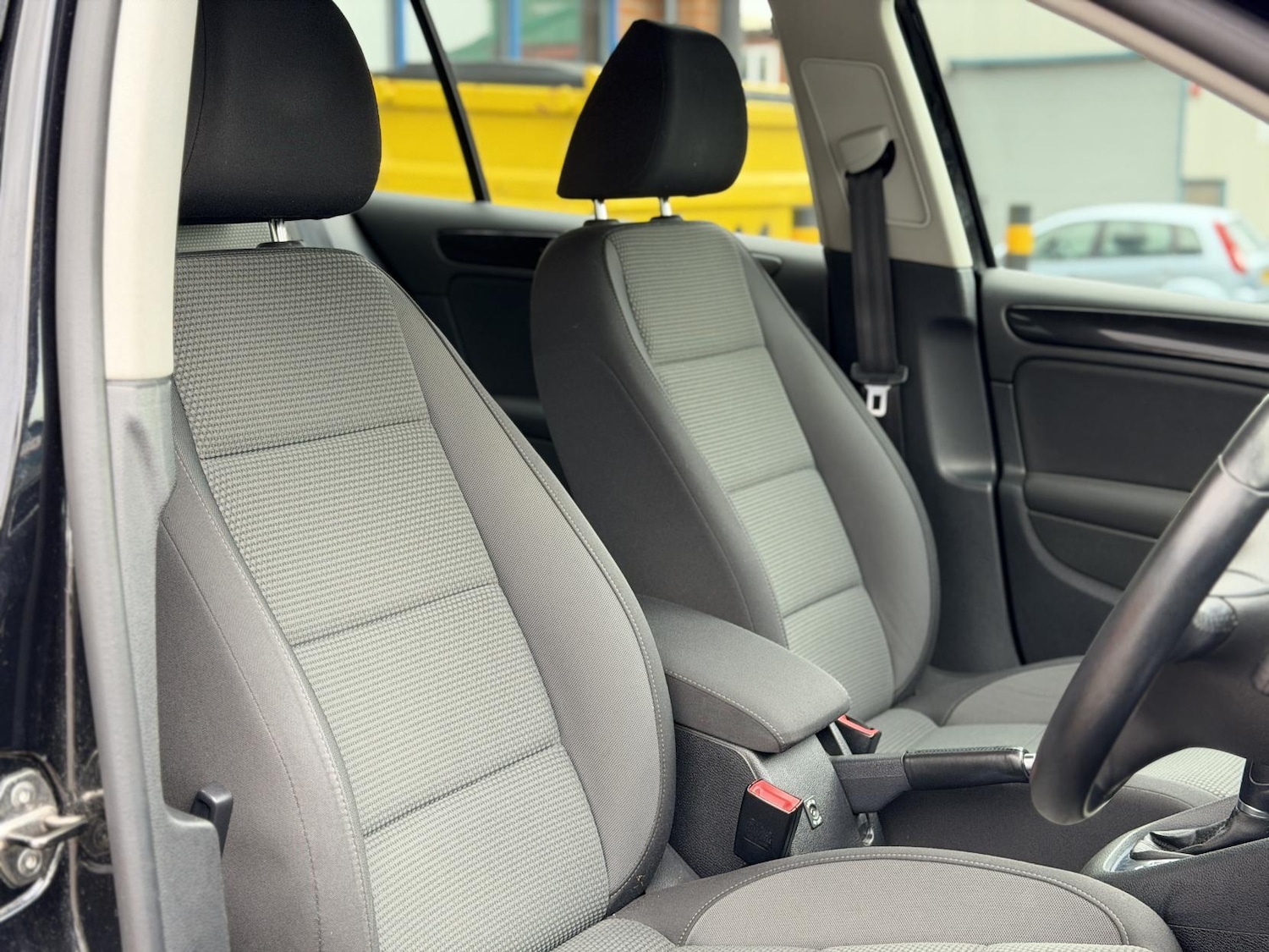 Used Volkswagen Golf 2011 for sale - 77644135: Photo 20