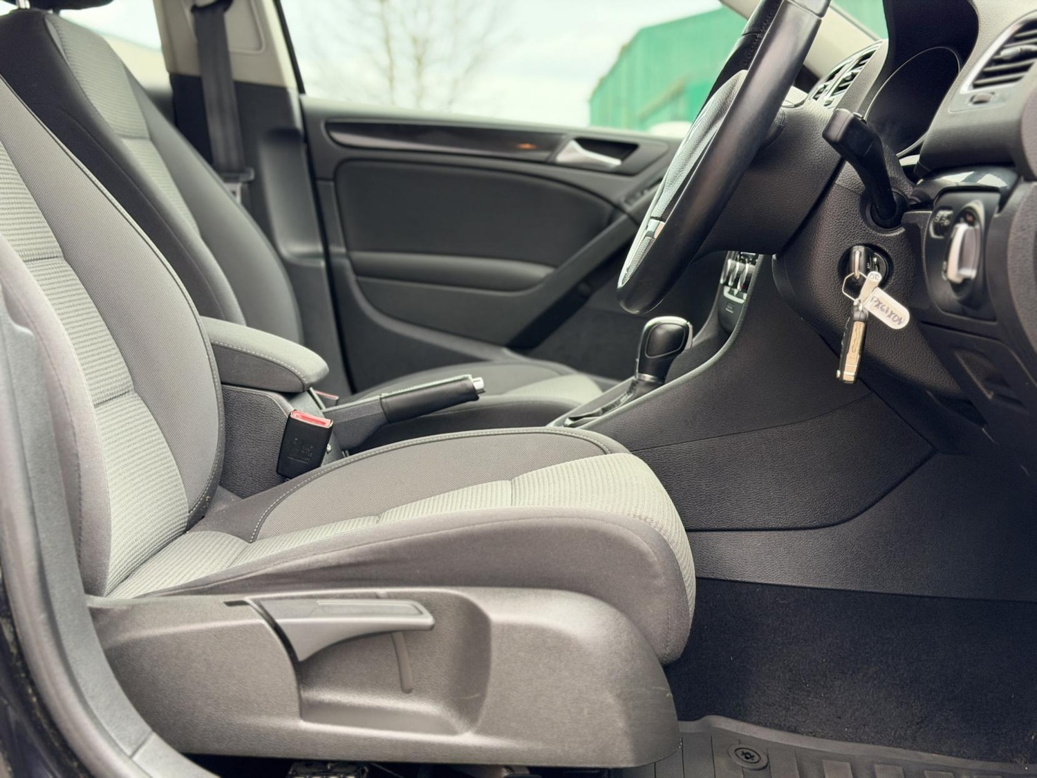 Used Volkswagen Golf 2011 for sale - 77644135: Photo 21