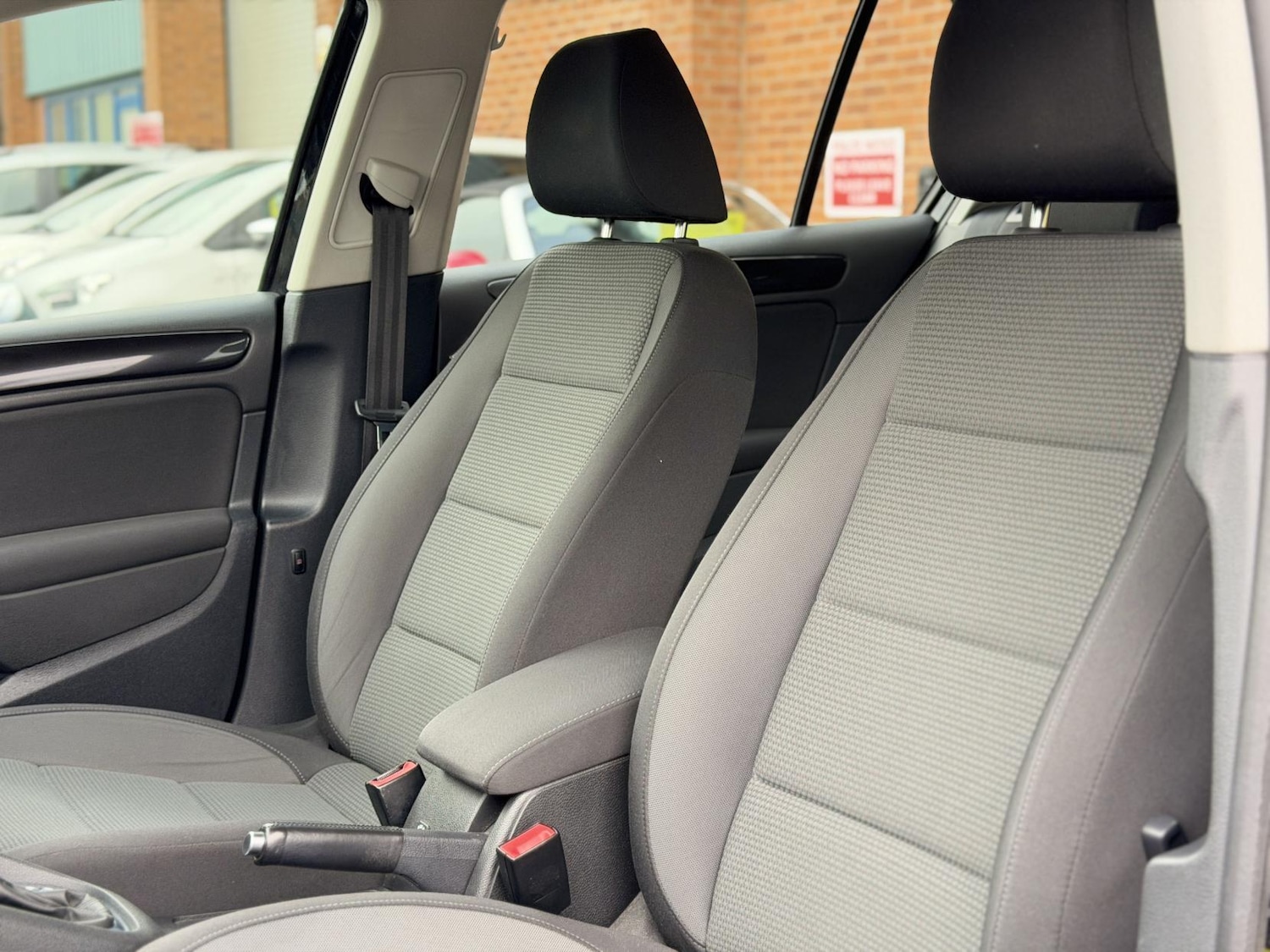 Used Volkswagen Golf 2011 for sale - 77644135: Photo 28