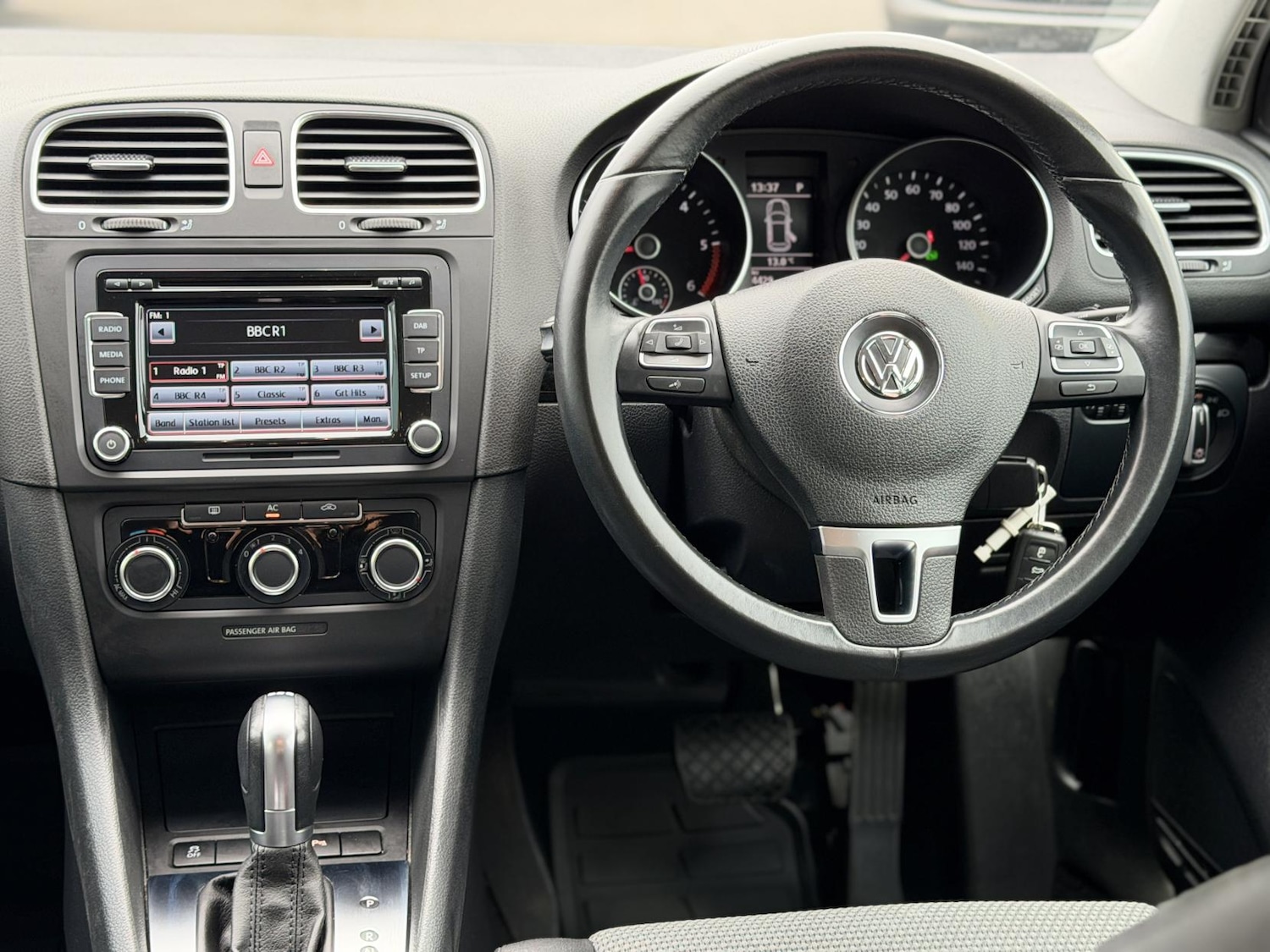 Used Volkswagen Golf 2011 for sale - 77644135: Photo 3