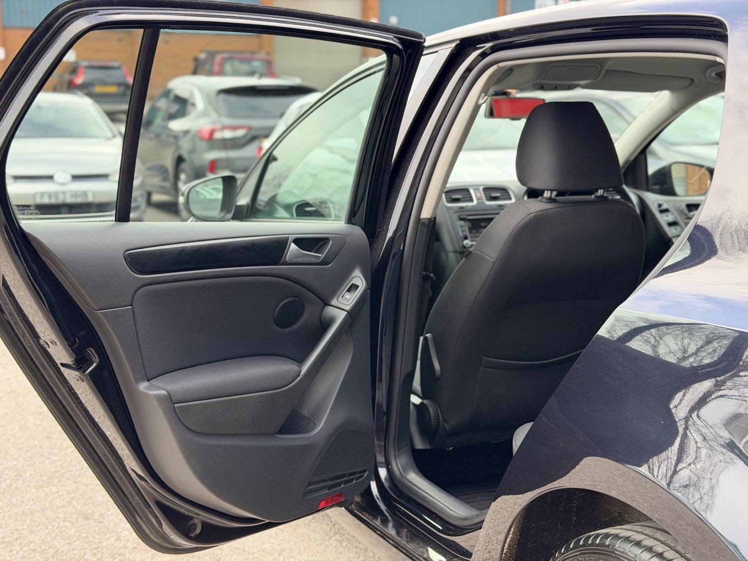 Used Volkswagen Golf 2011 for sale - 77644135: Photo 36