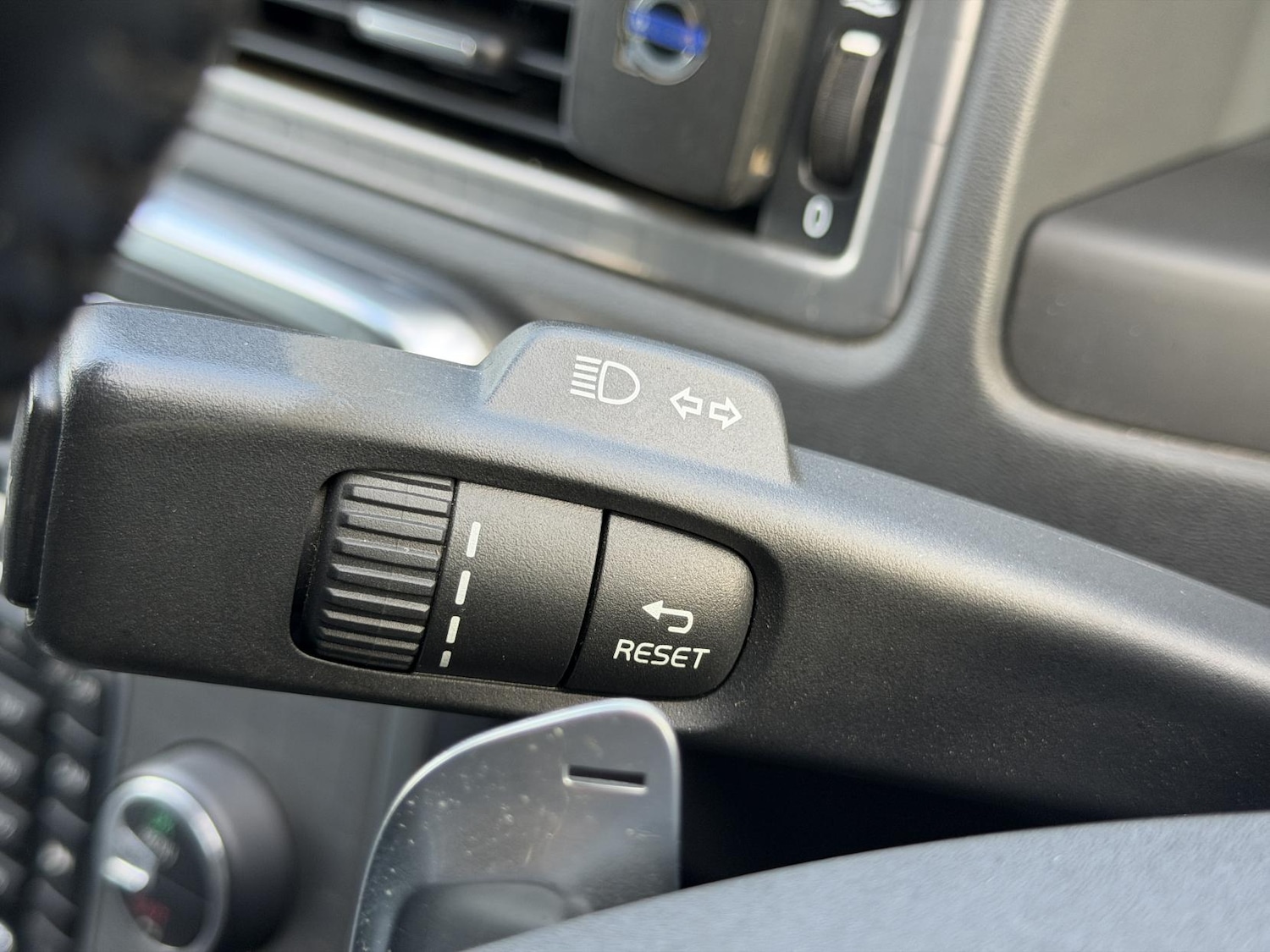 Used Volvo XC70 2014 for sale - 78152963: Photo 23