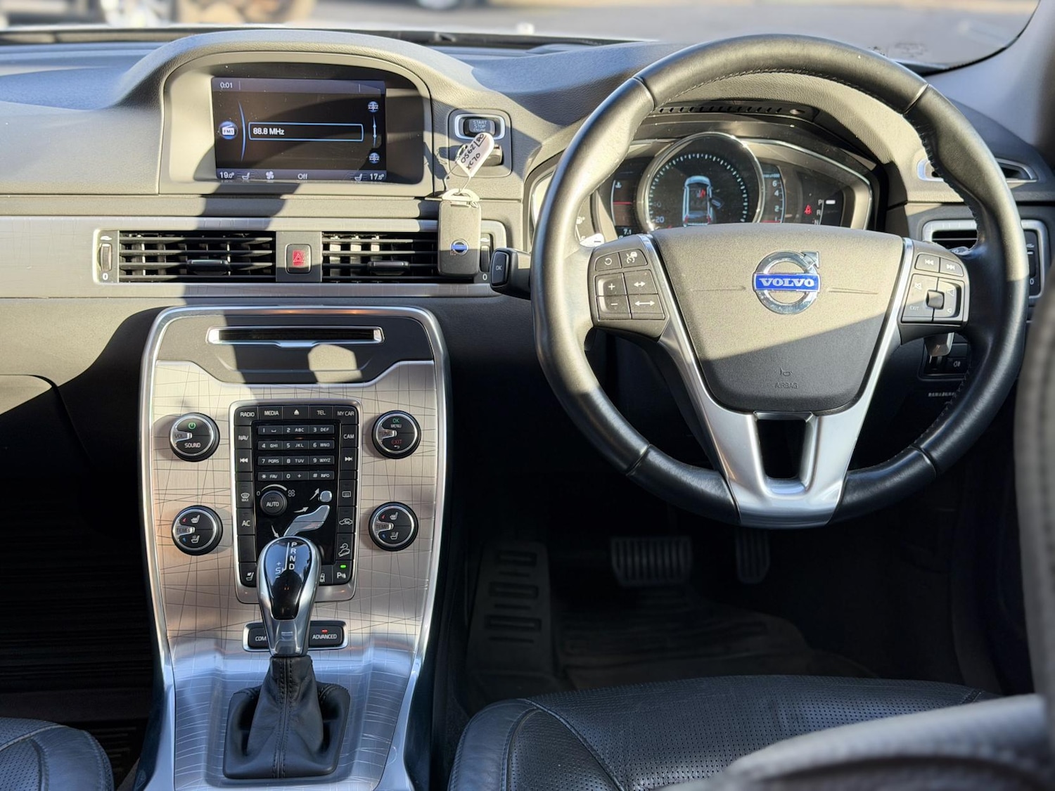 Used Volvo XC70 2014 for sale - 78152963: Photo 3