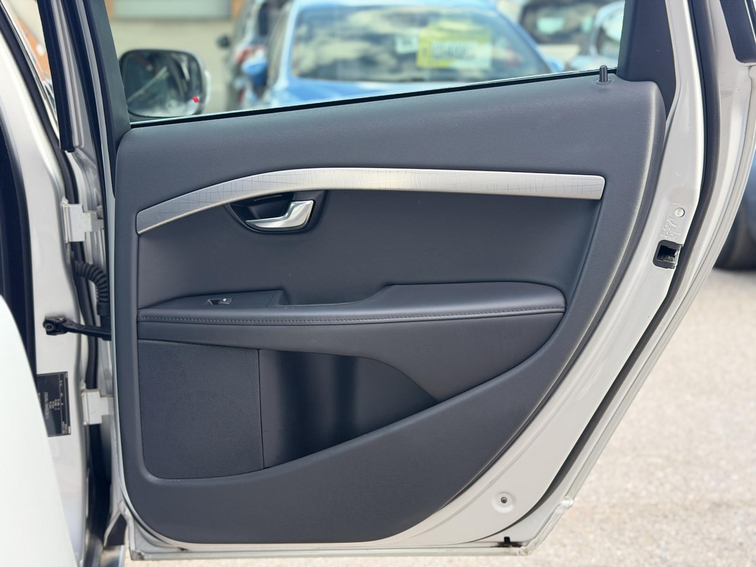 Used Volvo XC70 2014 for sale - 78152963: Photo 31