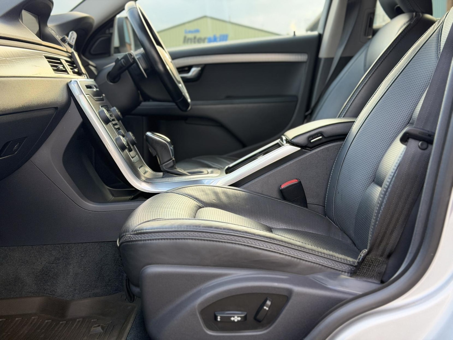 Used Volvo XC70 2014 for sale - 78152963: Photo 38