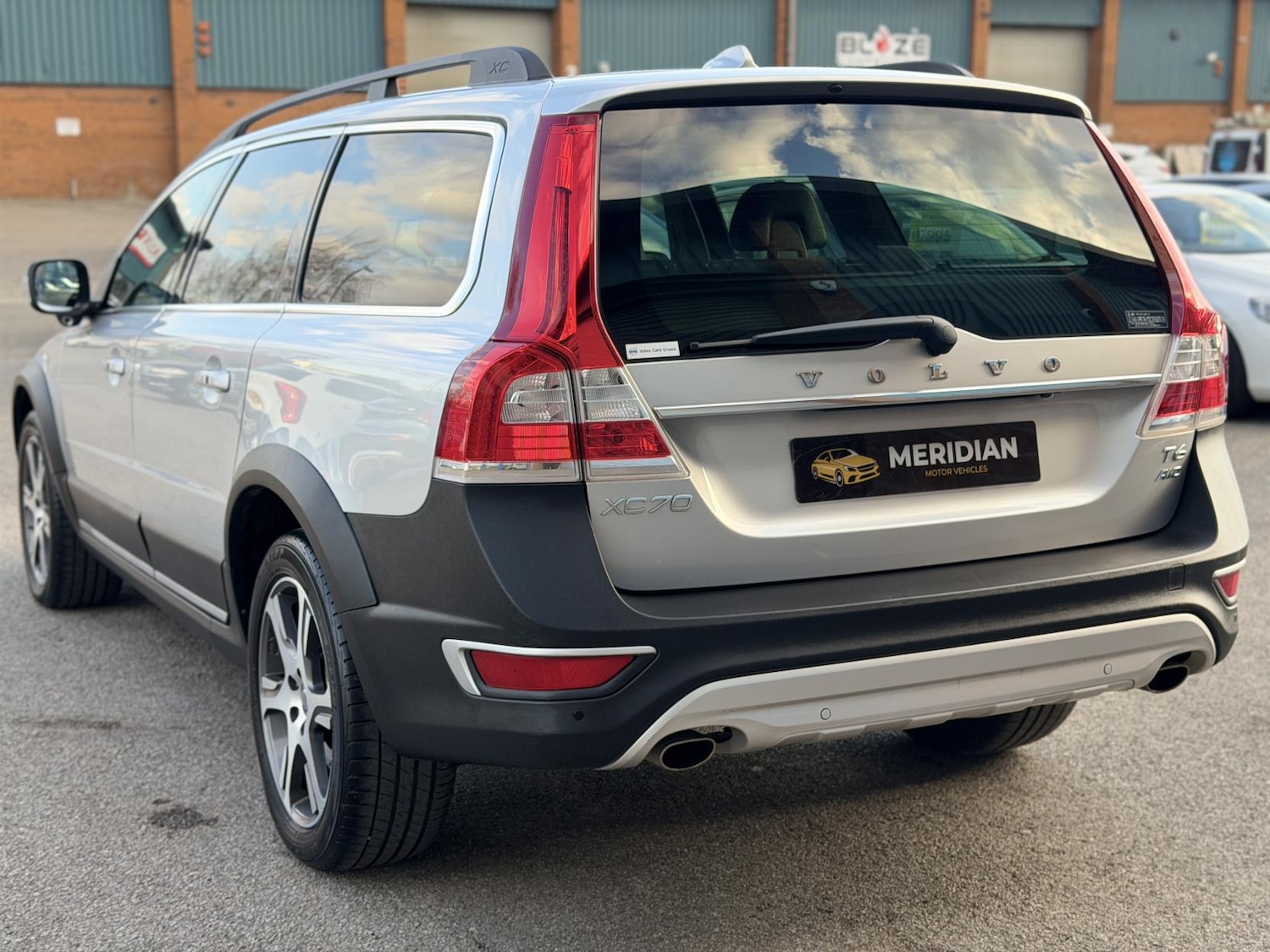 Used Volvo XC70 2014 for sale - 78152963: Photo 9