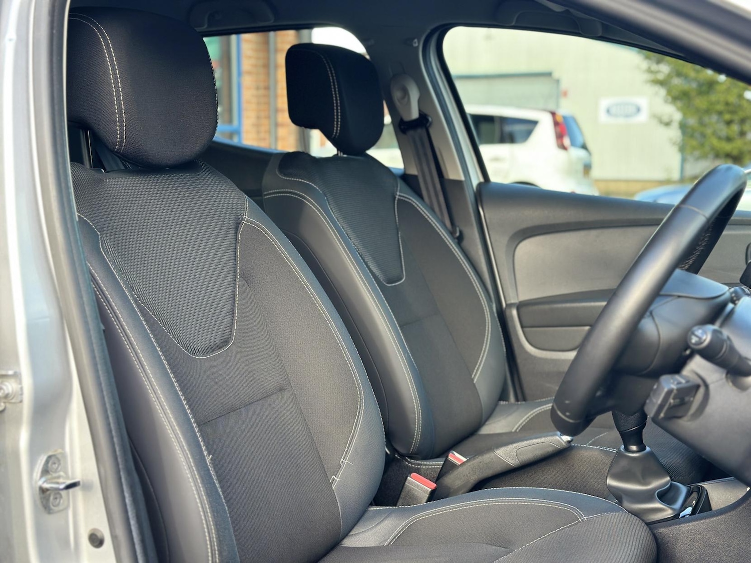 Used Renault Clio for sale - 77519435: Photo 17