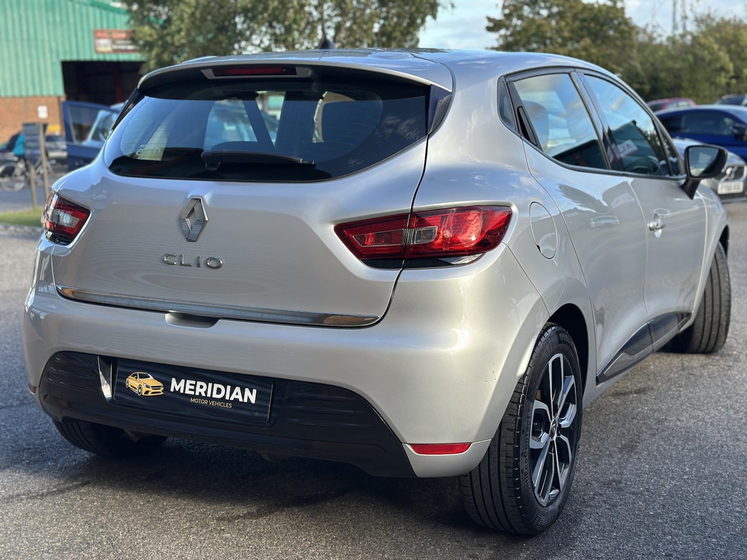 Used Renault Clio for sale - 77519435: Photo 2