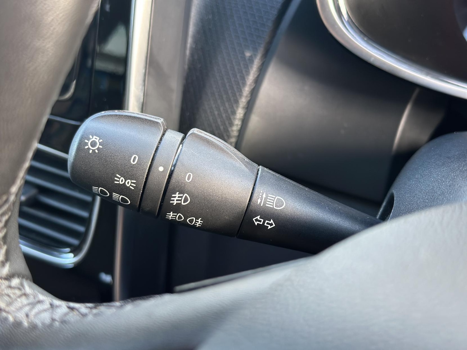 Used Renault Clio for sale - 77519435: Photo 21