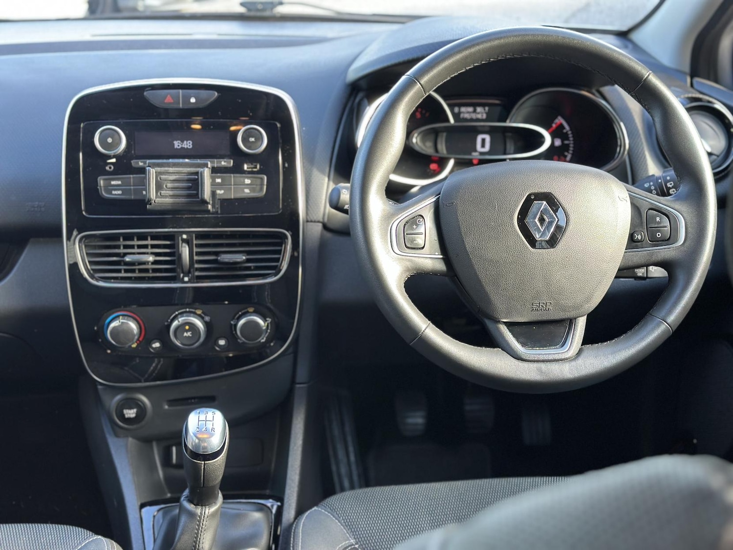 Used Renault Clio for sale - 77519435: Photo 3