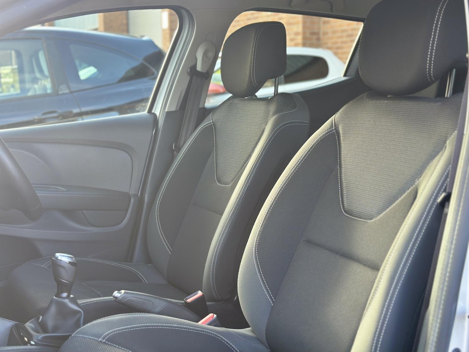 Used Renault Clio for sale - 77519435: Photo 30