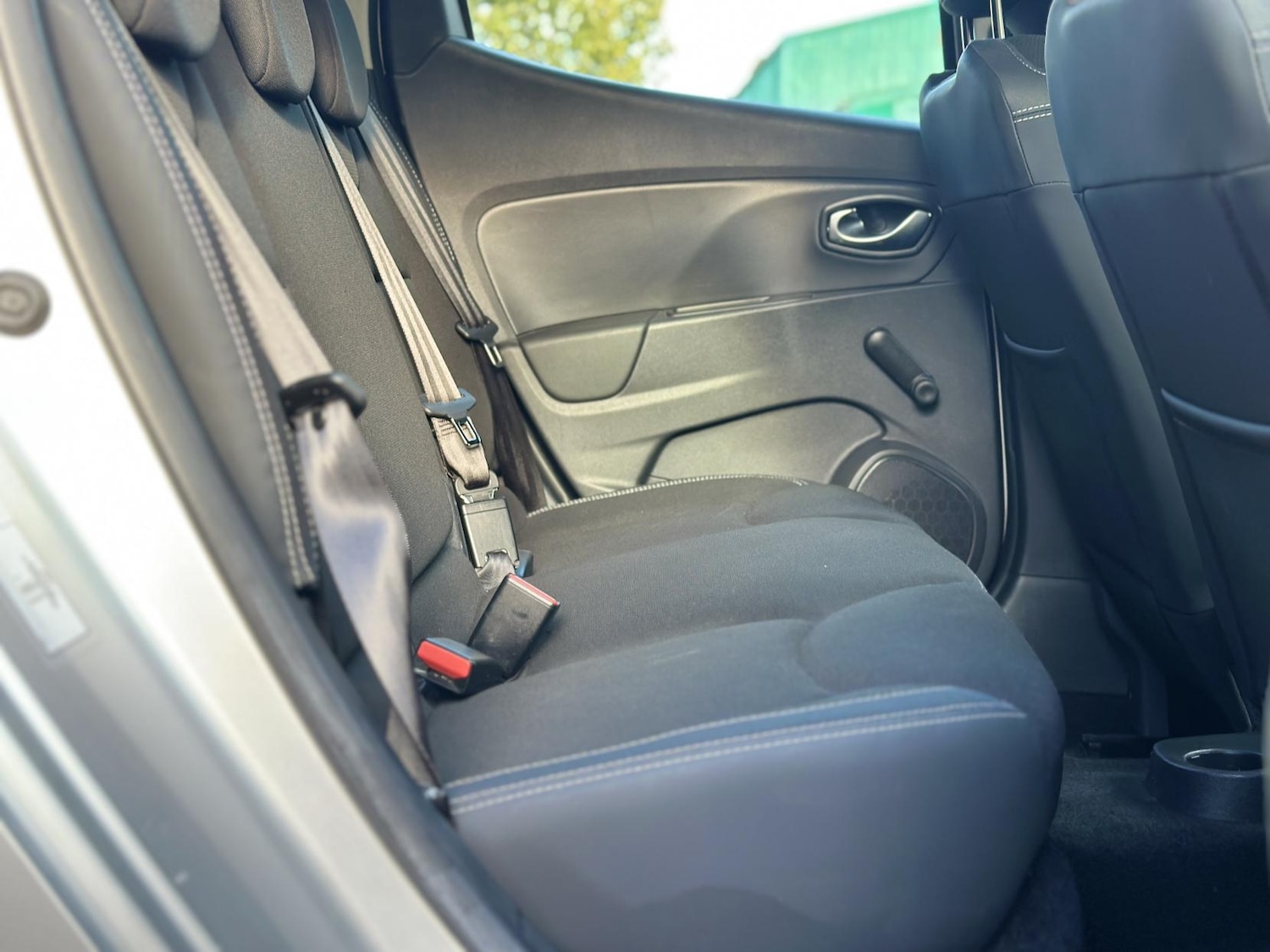 Used Renault Clio for sale - 77519435: Photo 37