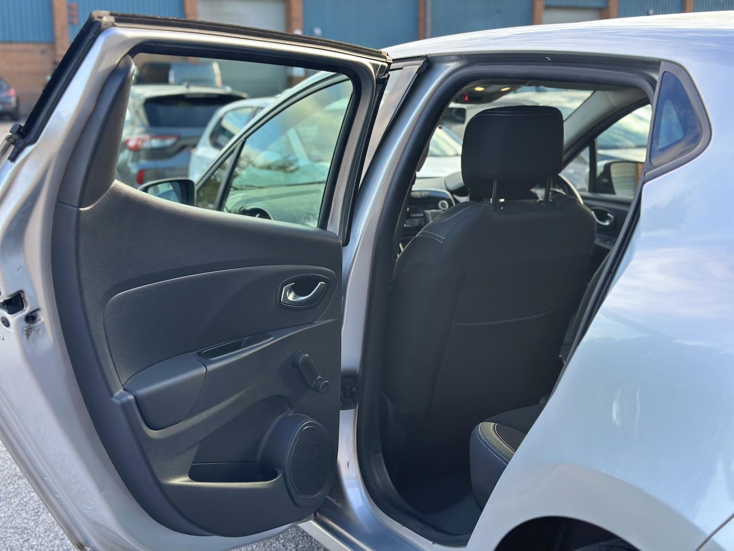 Used Renault Clio for sale - 77519435: Photo 38