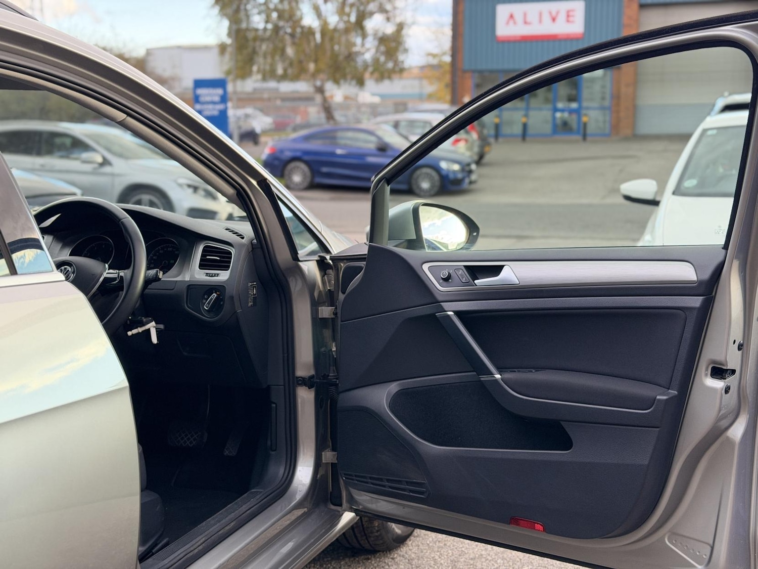 Used Volkswagen Golf 2014 for sale - 76382502: Photo 15