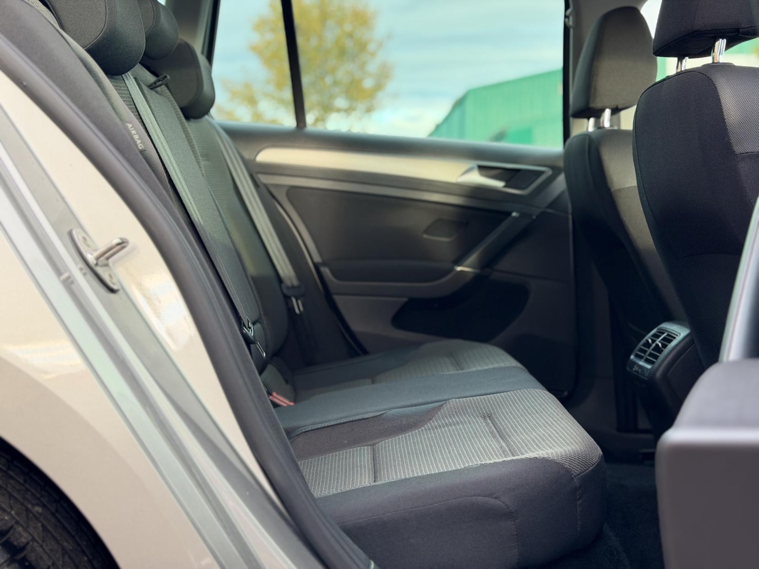 Used Volkswagen Golf 2014 for sale - 76382502: Photo 36