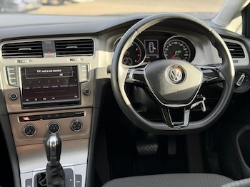 Used Volkswagen Golf 2014 for sale - 76382502: Photo