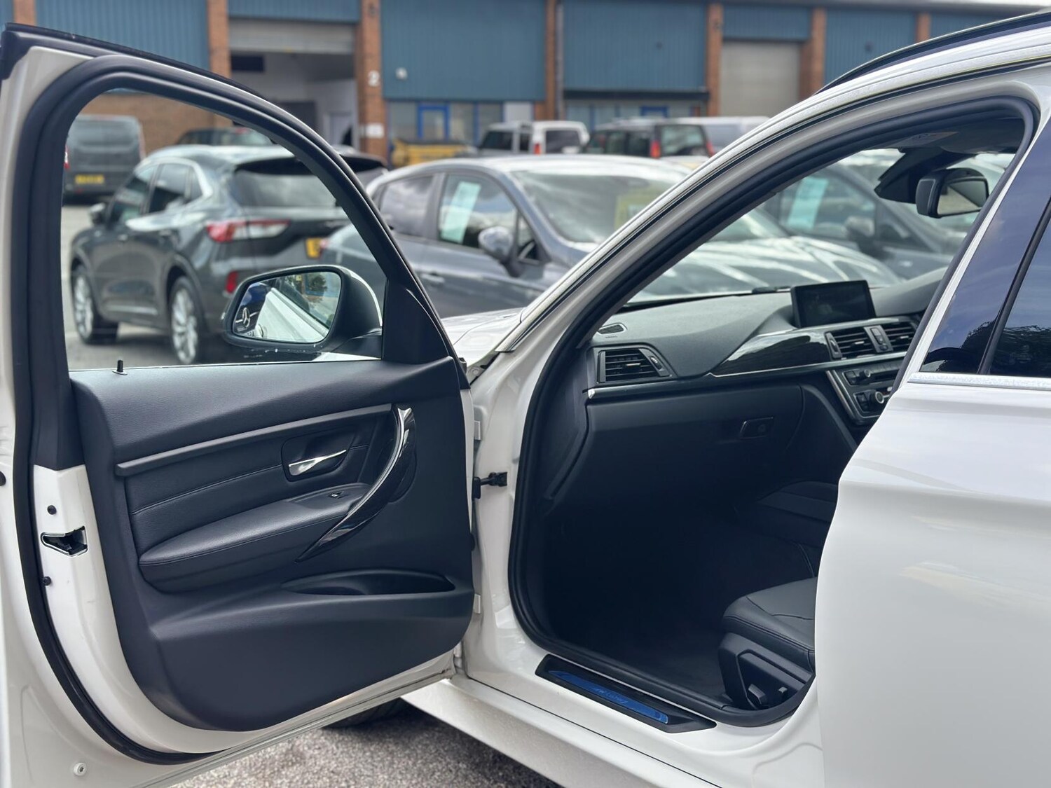 Used BMW 3 Series 2025 for sale - 77525280: Photo 30