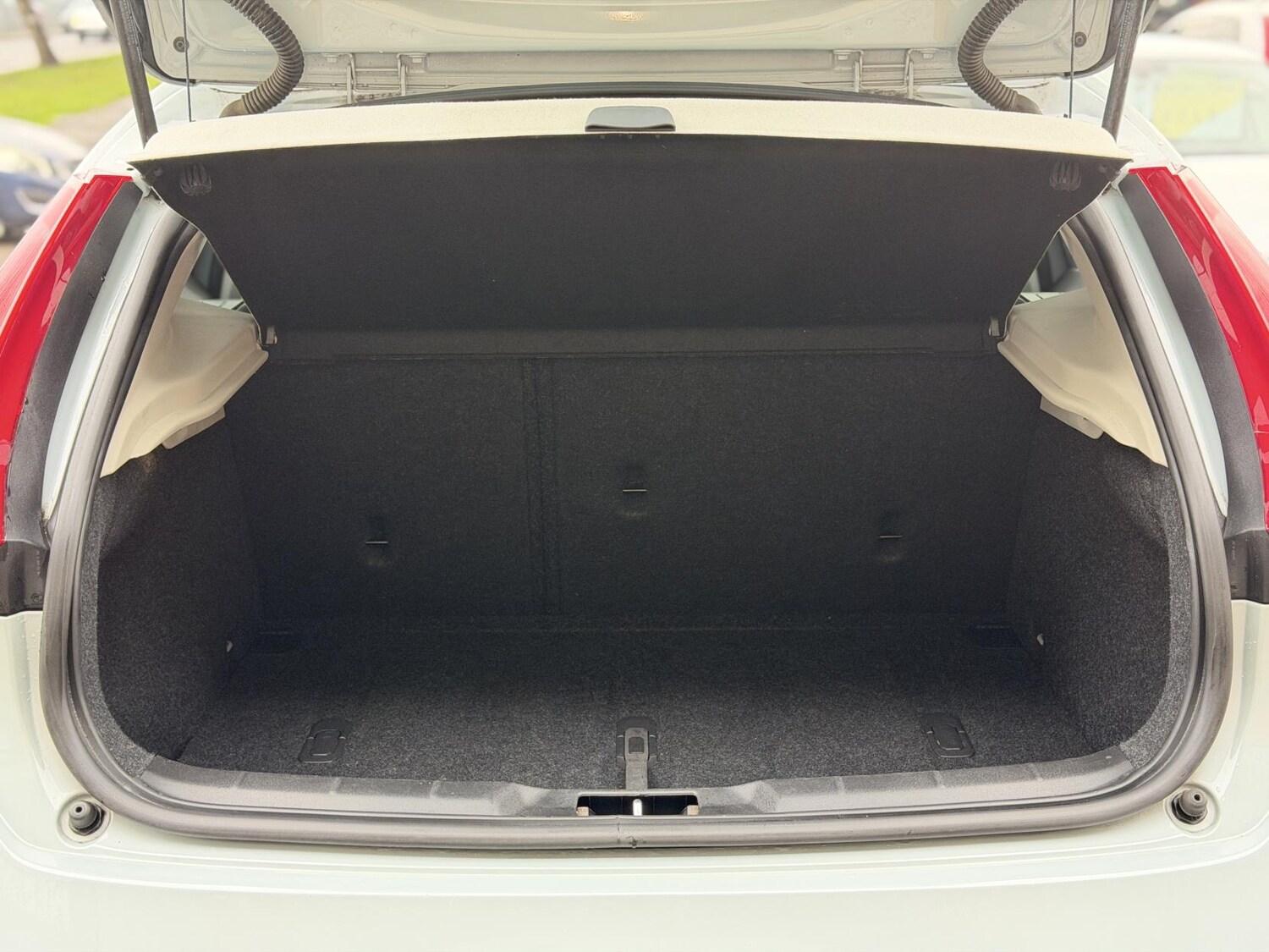 Used Volvo V40 2015 for sale - 77778694: Photo 12